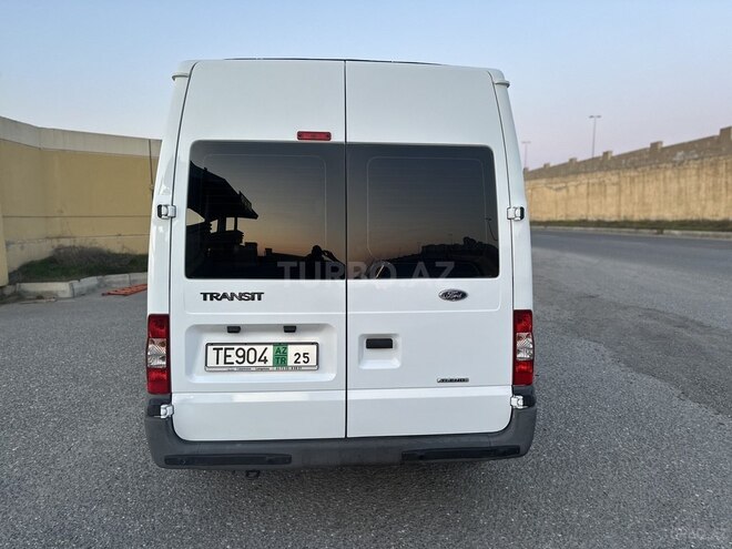 Ford Transit-3