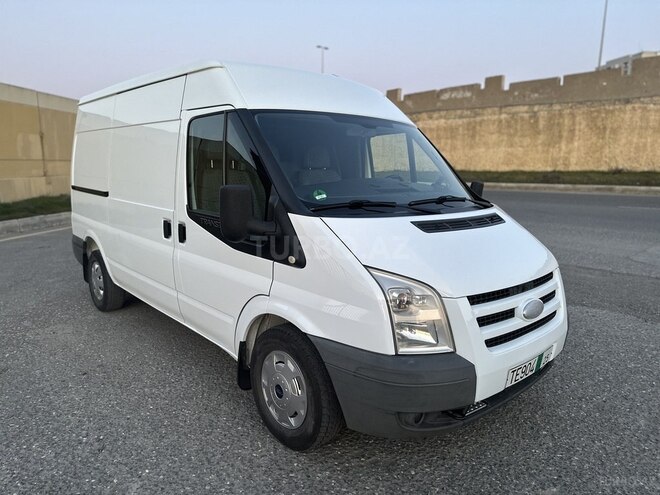 Ford Transit-7