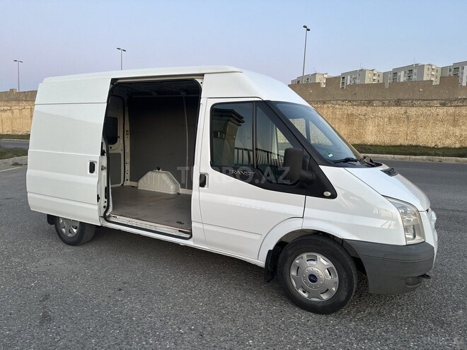 Ford Transit-4