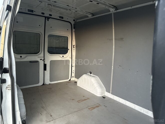 Ford Transit-8