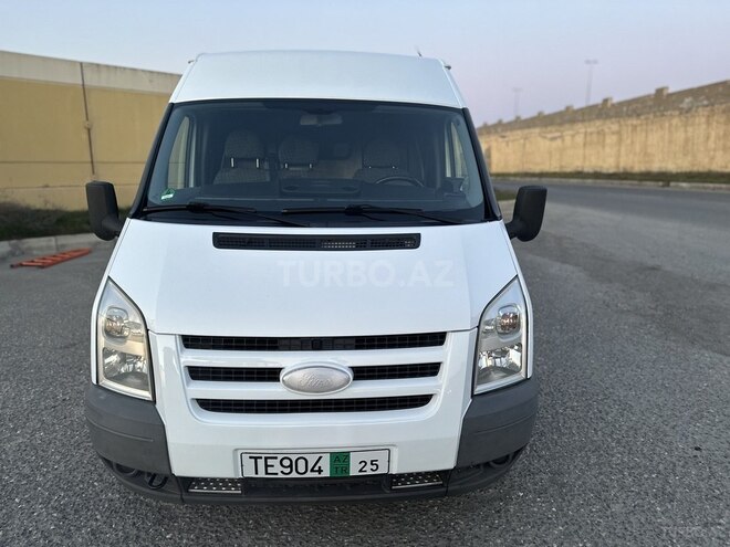 Ford Transit-9