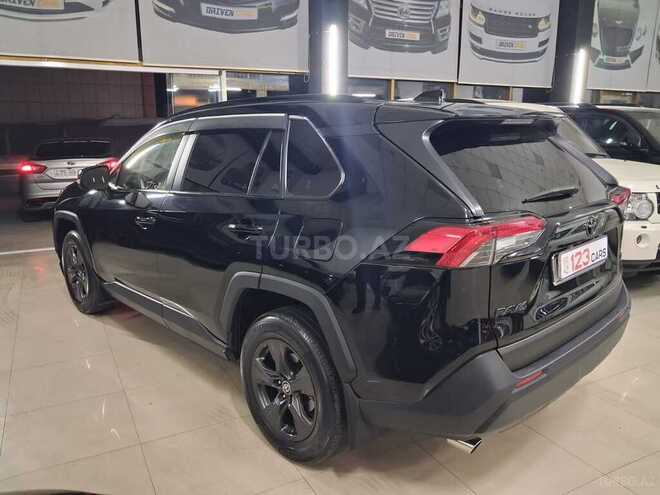 Toyota RAV4-9