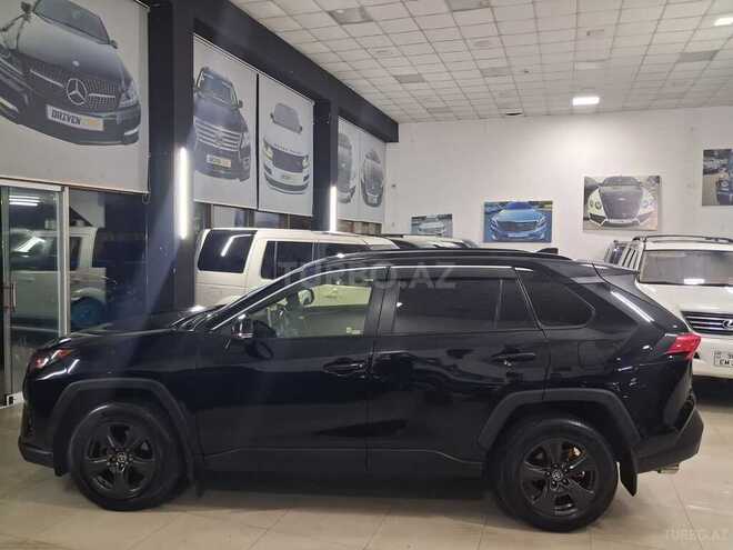 Toyota RAV4-12