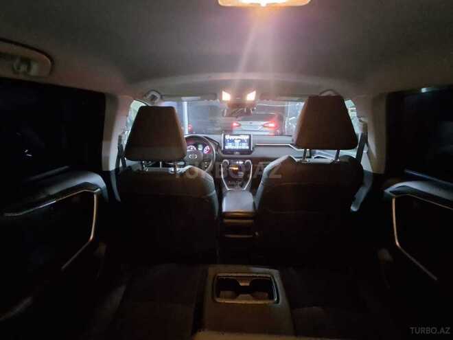 Toyota RAV4-6