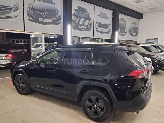 Toyota RAV4-14