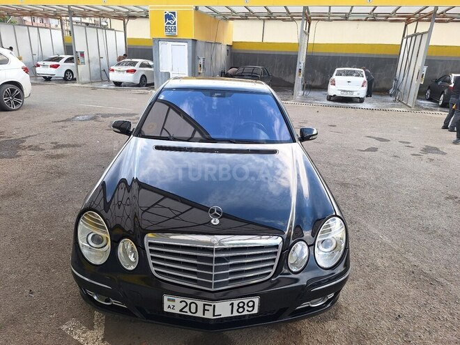 Mercedes E 220-1