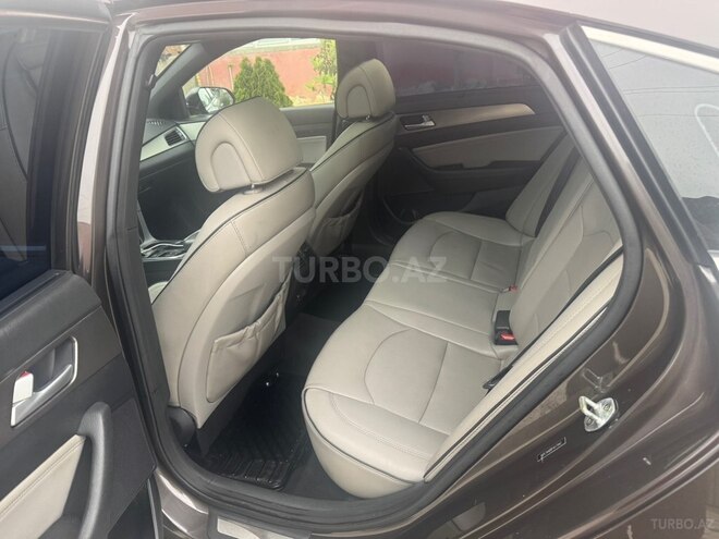 Hyundai Sonata-5