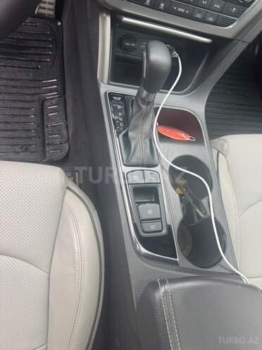 Hyundai Sonata-8