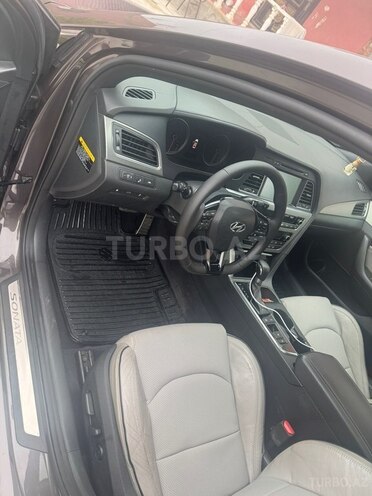 Hyundai Sonata-6