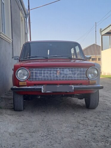 LADA (VAZ) 21011-1