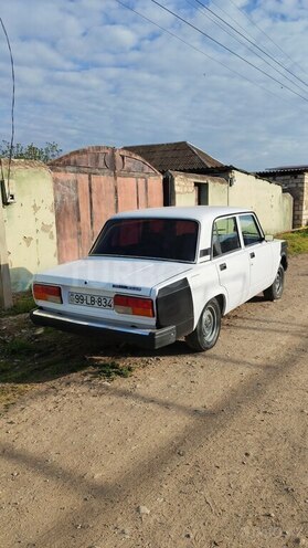 LADA (VAZ) 2107-17