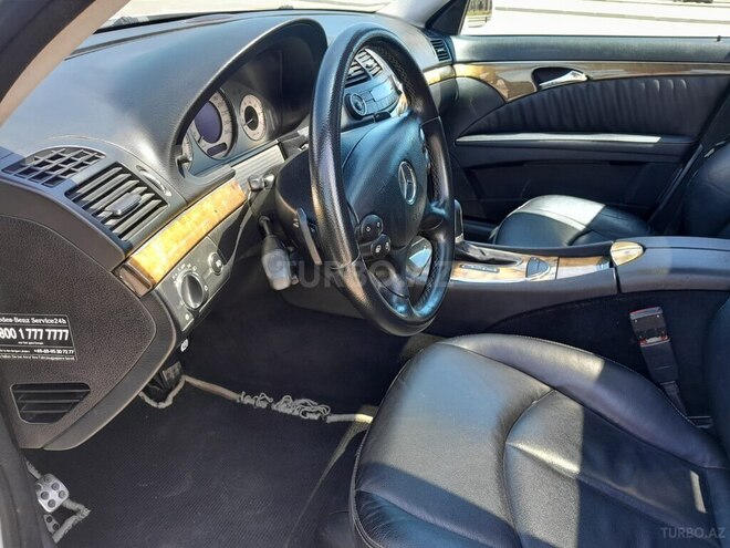 Mercedes E 350-13