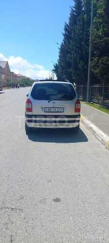 Opel Zafira-4
