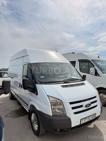 Ford Transit-8