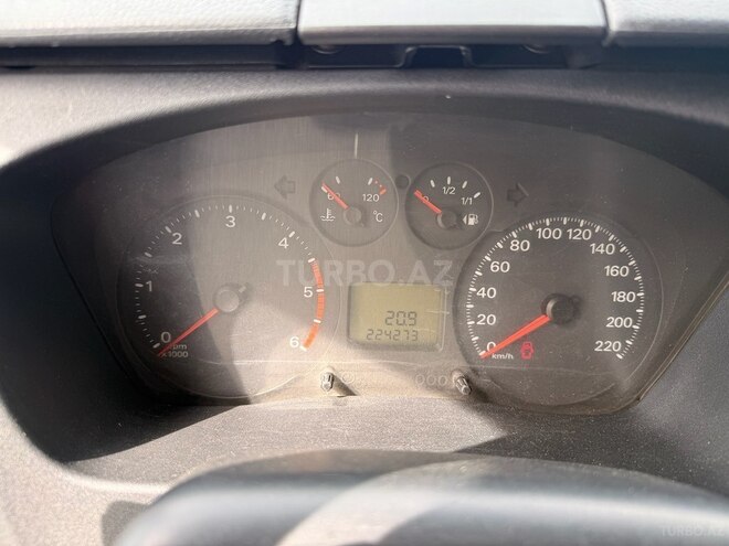 Ford Transit-9