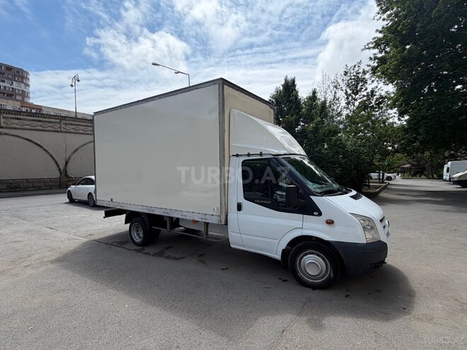 Ford Transit-4