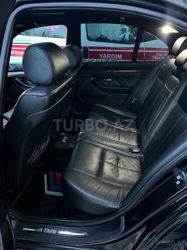 BMW 528-10