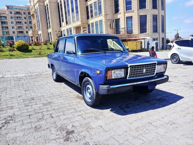 LADA (VAZ) 2107-1