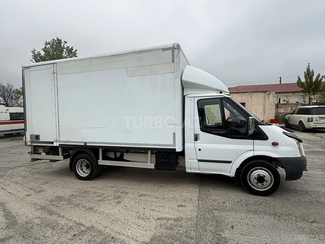 Ford Transit-4
