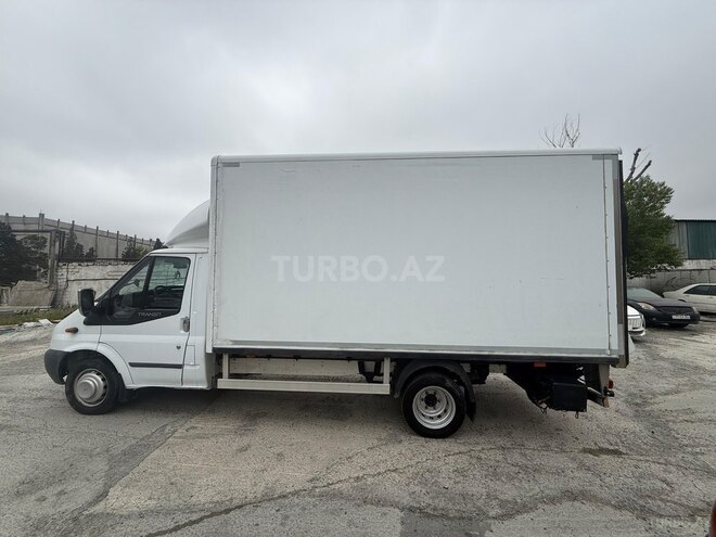 Ford Transit-3