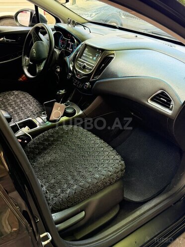Chevrolet Cruze-8