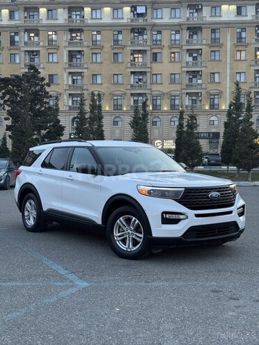 Ford Explorer-1