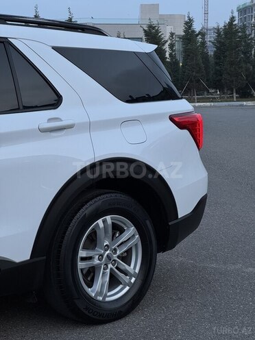 Ford Explorer-8