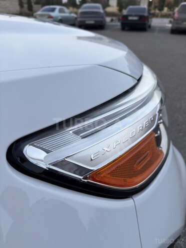Ford Explorer-10