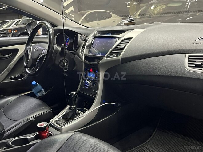 Hyundai Elantra-5