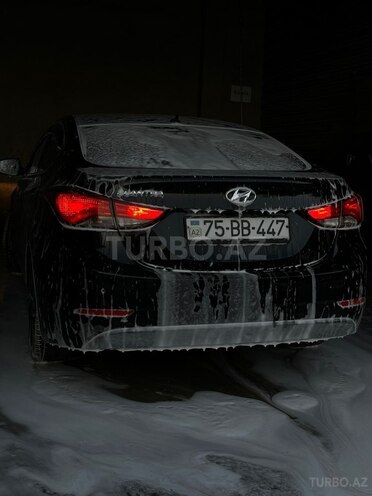 Hyundai Elantra-6