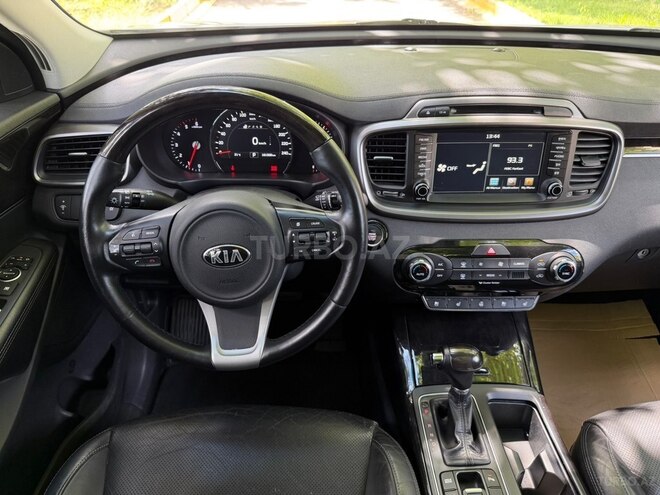 Kia Sorento-11