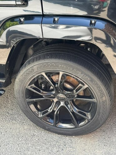 Jeep Commander-12