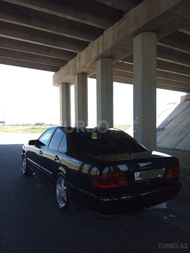 Mercedes E 220-5