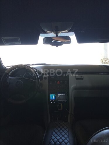 Mercedes E 220-6