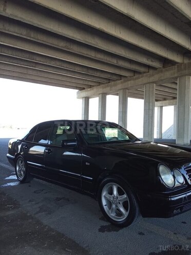 Mercedes E 220-3