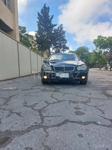 Mercedes C 200-1
