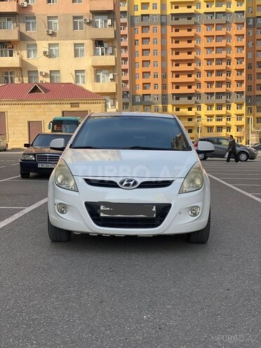 Hyundai i20-1