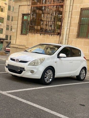 Hyundai i20-4