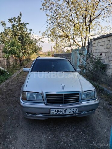 Mercedes C 200-1