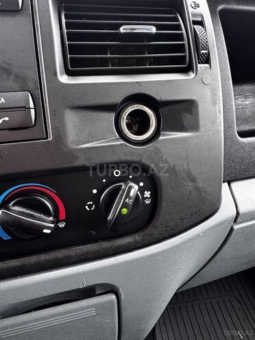 Ford Transit-13