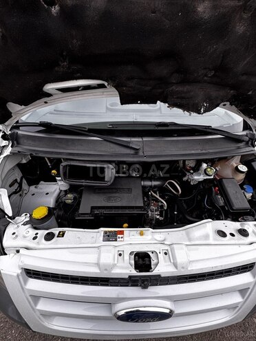 Ford Transit-11
