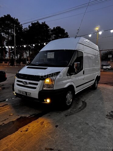 Ford Transit-3