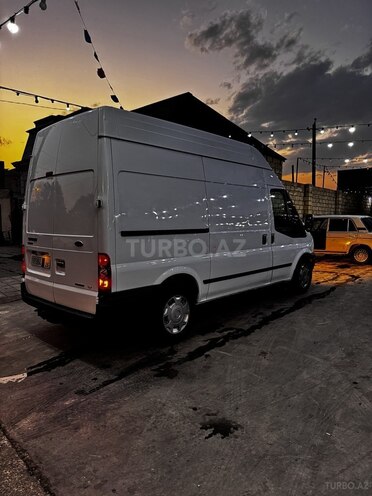 Ford Transit-2