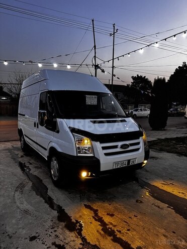 Ford Transit-4