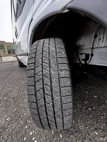 Ford Transit-7