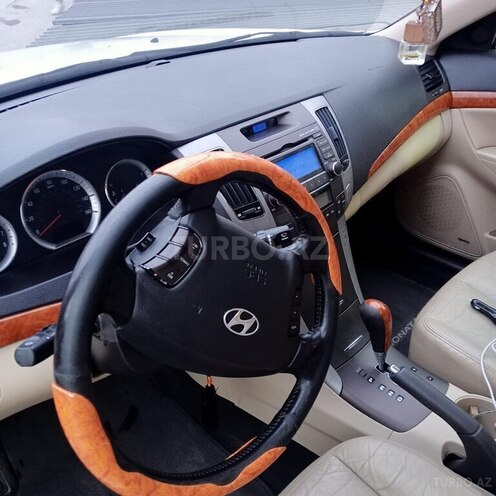 Hyundai Sonata-4