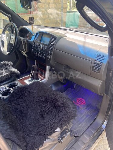 Nissan Pathfinder-2