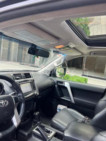 Toyota Land Cruiser Prado-5