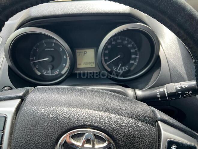 Toyota Land Cruiser Prado-4