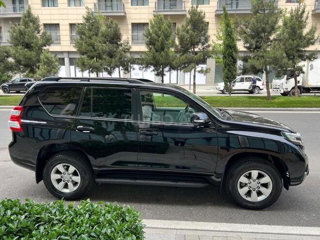 Toyota Land Cruiser Prado-16